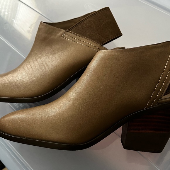 Taupe Booties w/elastic back - Picture 1 of 6